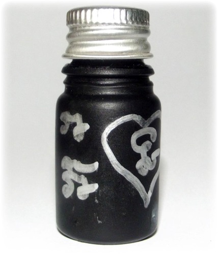 Nam man prai salika mat jai is one of the best oils to worship if what you seek is attraction and love.
